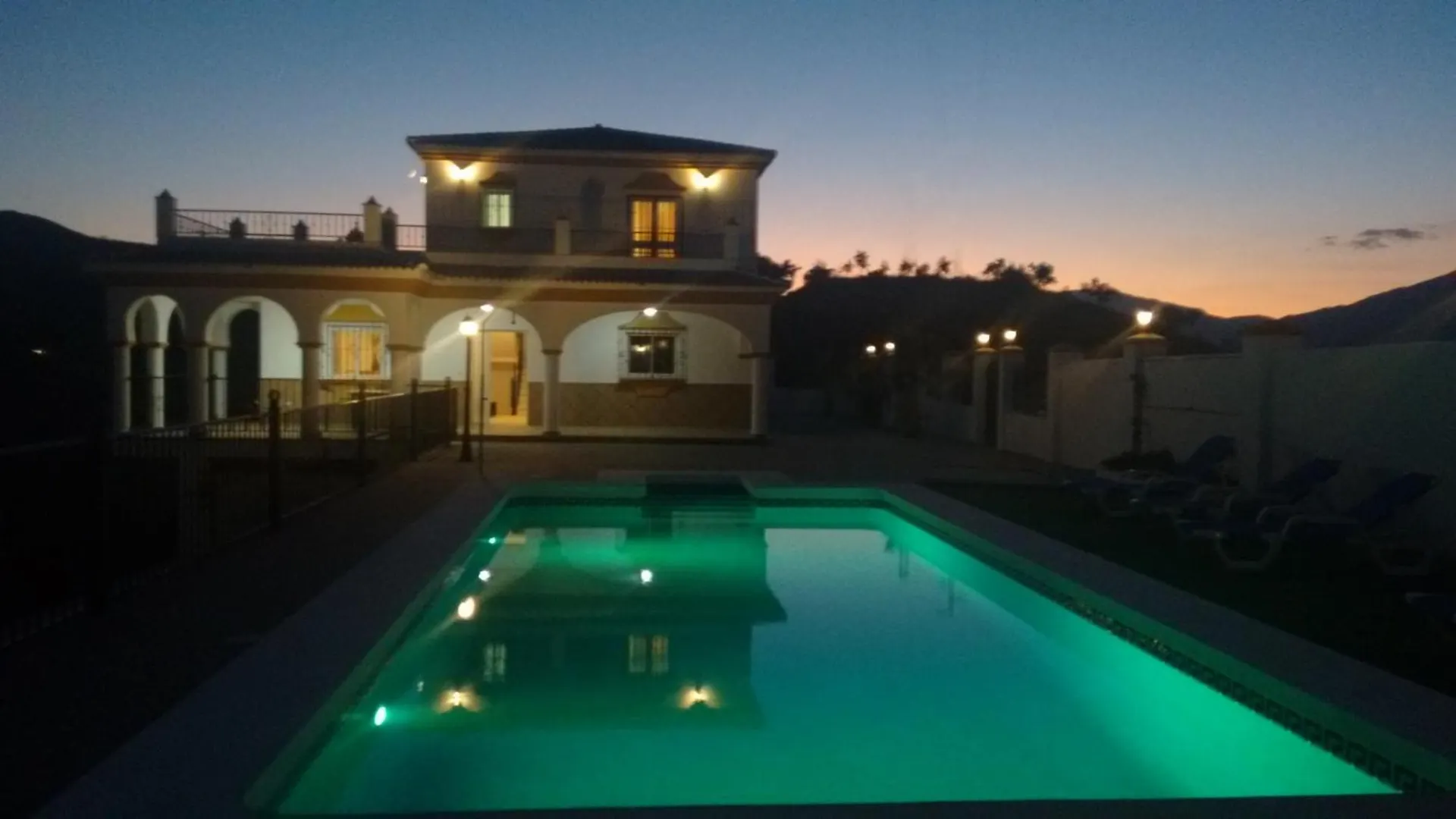 Villa Jazmin.Completa Privacidad. Piscina Privada. Malaga Spain