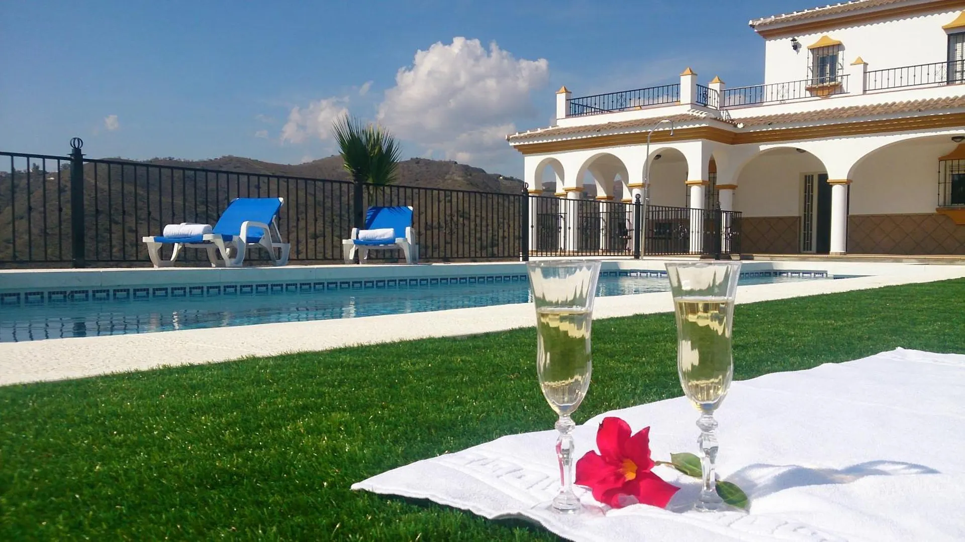 Villa Jazmin.Completa Privacidad. Piscina Privada. Malaga Dom wakacyjny